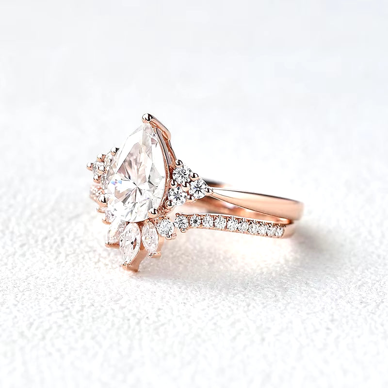 1.5Ct Pear Cut 6*9Mm Moissanite Engagement Ring Set 14K Rose Gold Cluster Stacking Curved Wedding Band Gift for Women