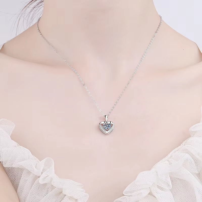 1 Carat Moissanite Pendant Necklace Sterling Silver Love Heart Necklace Mother'S Day Anniversary Birthday Gift for Women Girls