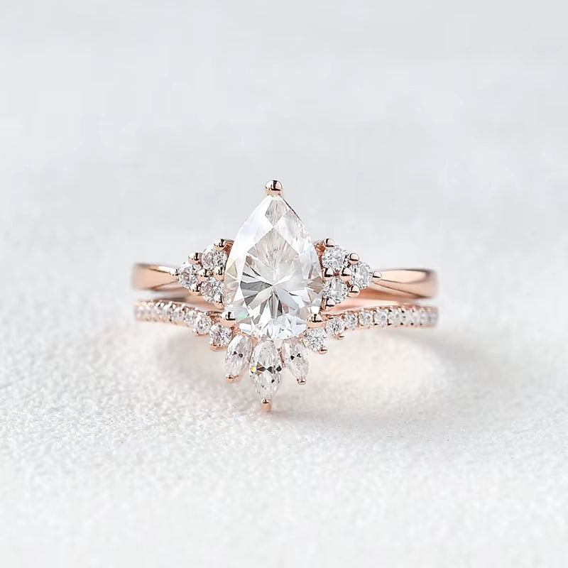 1.5Ct Pear Cut 6*9Mm Moissanite Engagement Ring Set 14K Rose Gold Cluster Stacking Curved Wedding Band Gift for Women