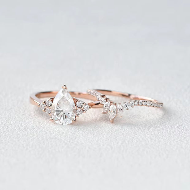1.5Ct Pear Cut 6*9Mm Moissanite Engagement Ring Set 14K Rose Gold Cluster Stacking Curved Wedding Band Gift for Women